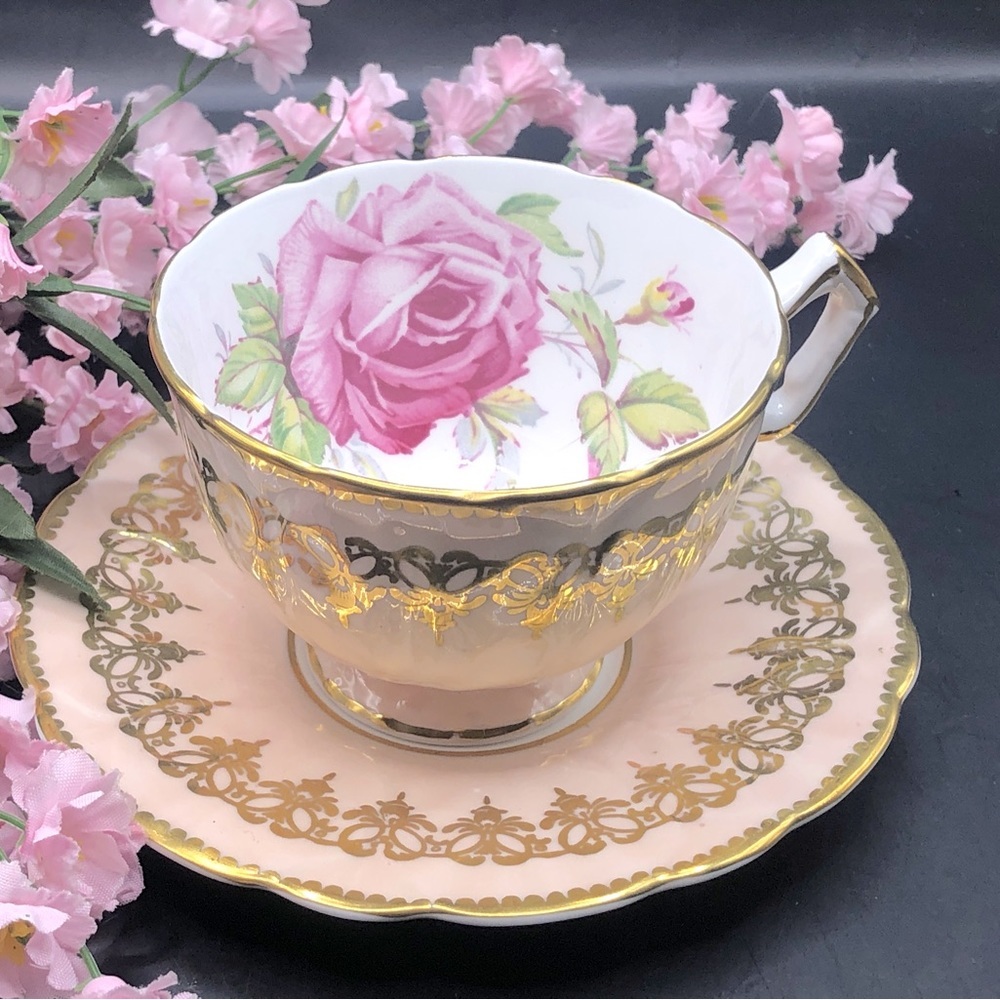 Aynsley Reg. No. 765788 Pale Peachy-Pink, Crocus Style, Large Pink Rose